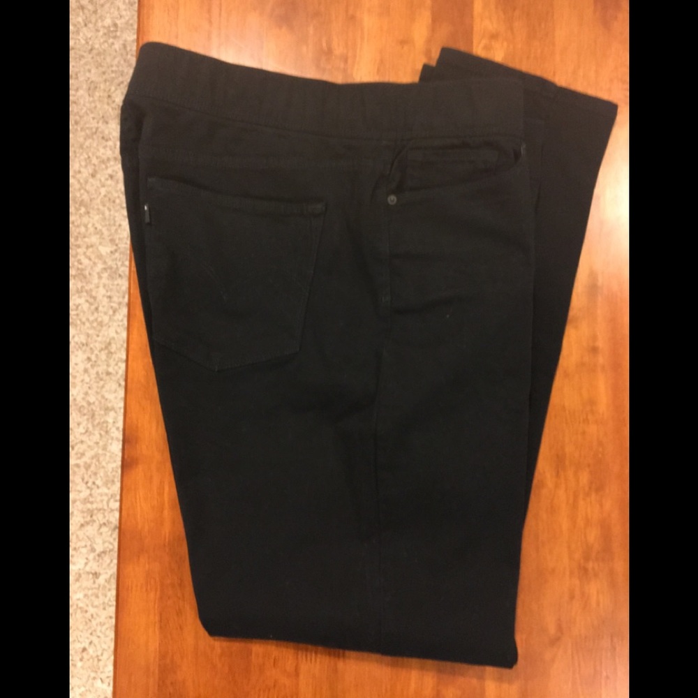 Levi’s black skinny jeans